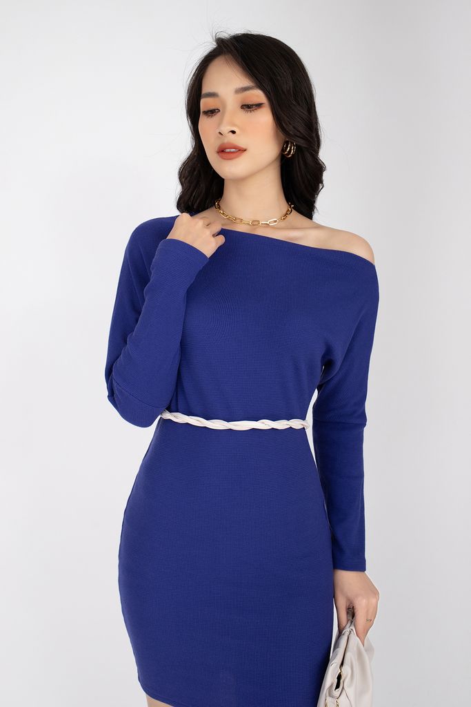 Đầm len dáng Bodycon cổ thuyền lệch vai FDD7068 - PANTIO