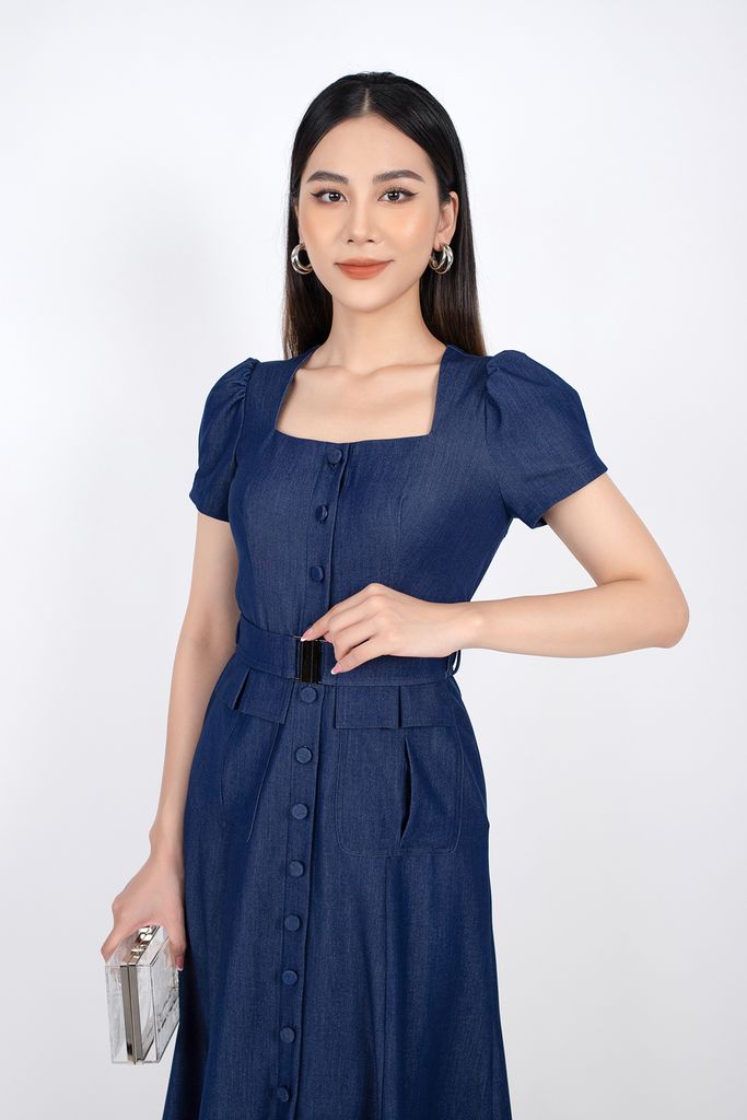 FDP32905 - Đầm dạo phố vải denim dáng xòe cổ vuông tay bồng khuy bọc kèm đai eo - PANTIO