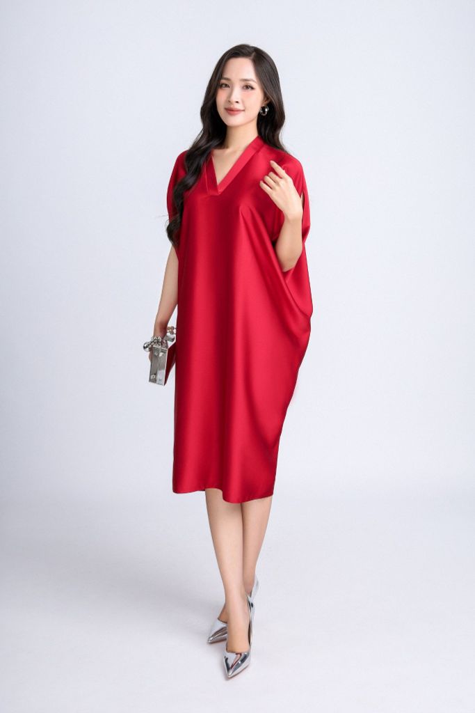 FDP33072 - Đầm dạo phố vải lụa satin dáng bom cổ V tay liền vai chờm kèm hoa cài áo trang trí - PANTIO