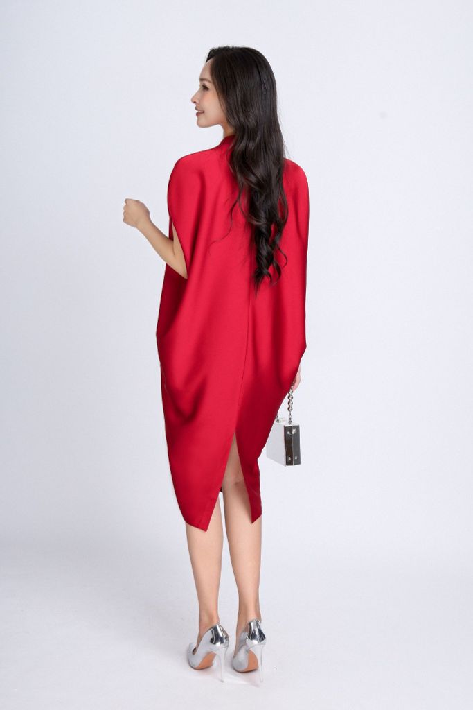 FDP33072 - Đầm dạo phố vải lụa satin dáng bom cổ V tay liền vai chờm kèm hoa cài áo trang trí - PANTIO