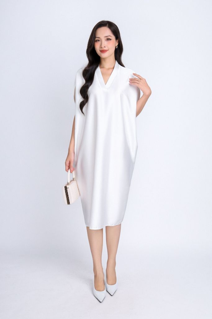 FDP33072 - Đầm dạo phố vải lụa satin dáng bom cổ V tay liền vai chờm kèm hoa cài áo trang trí - PANTIO
