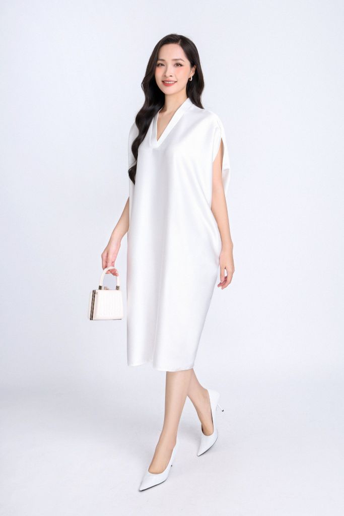 FDP33072 - Đầm dạo phố vải lụa satin dáng bom cổ V tay liền vai chờm kèm hoa cài áo trang trí - PANTIO