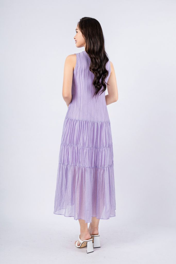 FDP33255 - Đầm dạo phố vải tơ dáng xòe có lót vải habutai cổ V chân nhún ly tạo kiểu kèm hoa 3D cài áo trang trí - PANTIO
