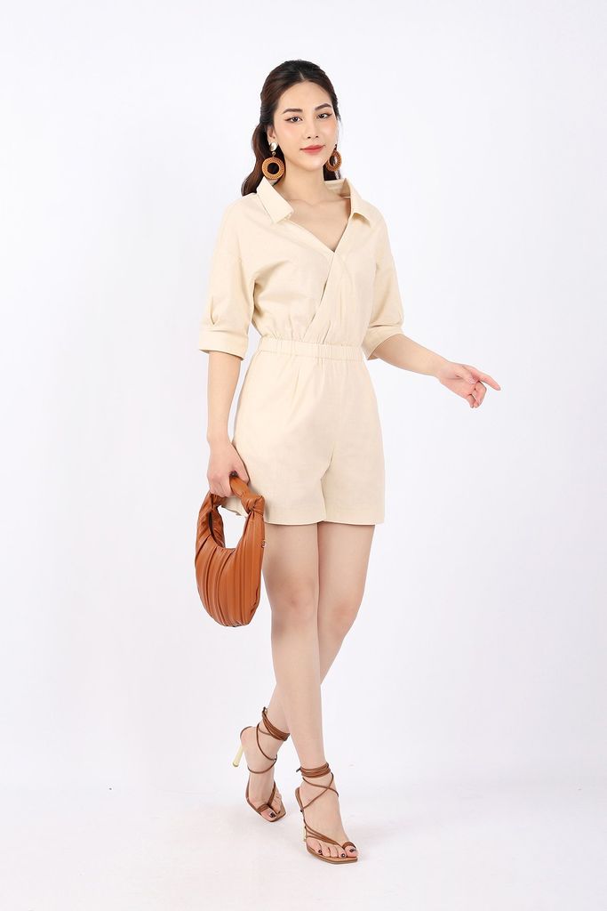 FJS3172 - Jumpsuit dạo phố vải linen dáng suông cổ kiểu vạt chồng chéo eo bo chun - PANTIO