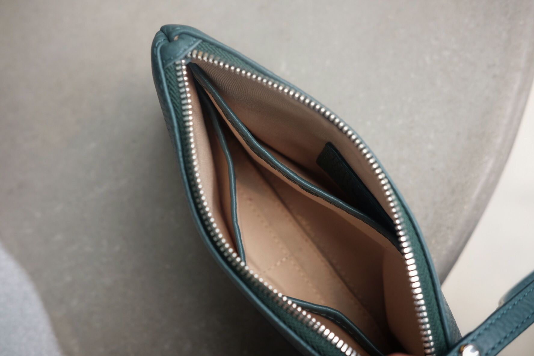 KANDY Clutch cầm tay da bò thật màu xanh cổ vịt IY01-72