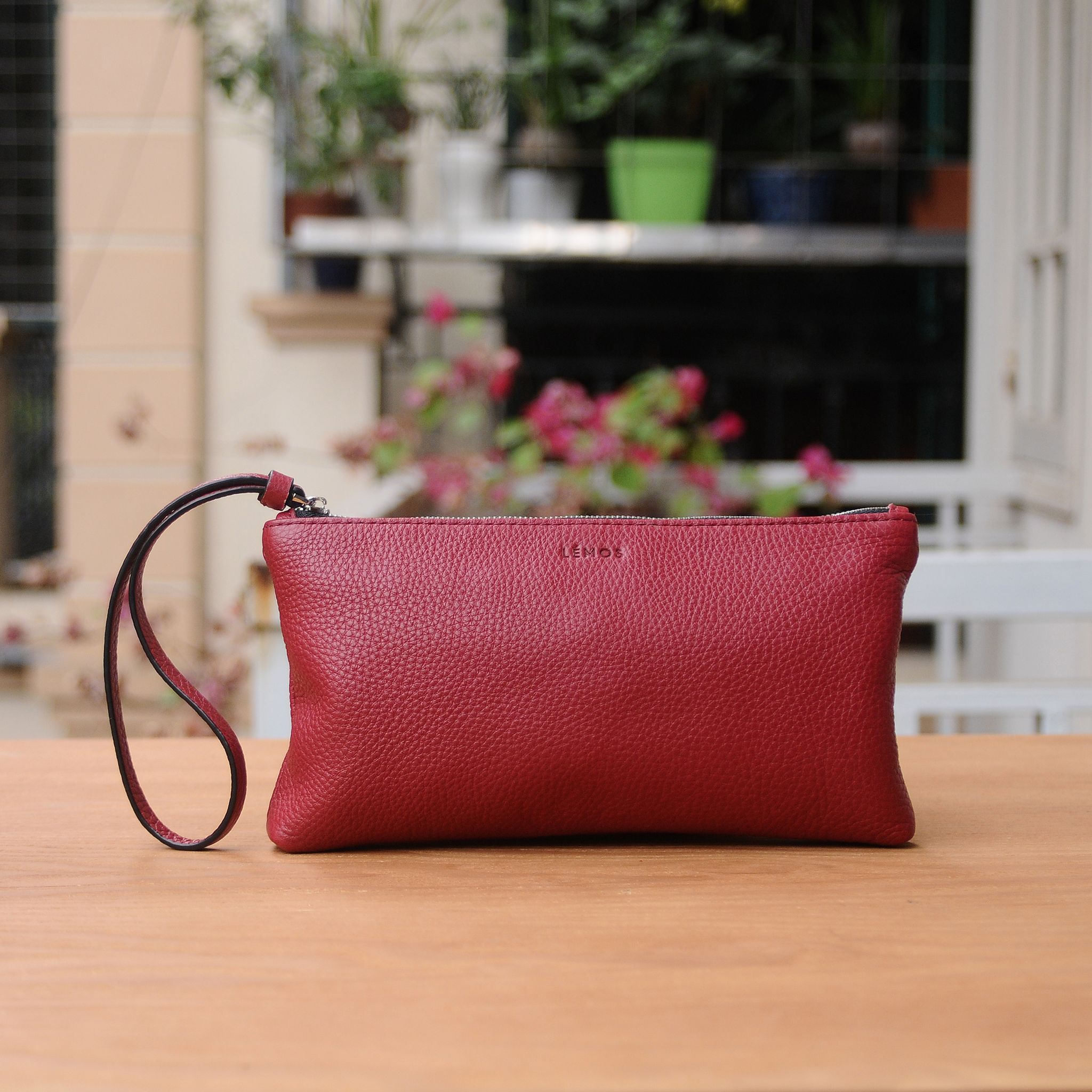 MABEL CLUTCH - CLUTCH CẦM TAY KHÓA KÉO NỮ BẰNG DA THẬT MÀU TÍM ĐỎ- FQ19-92