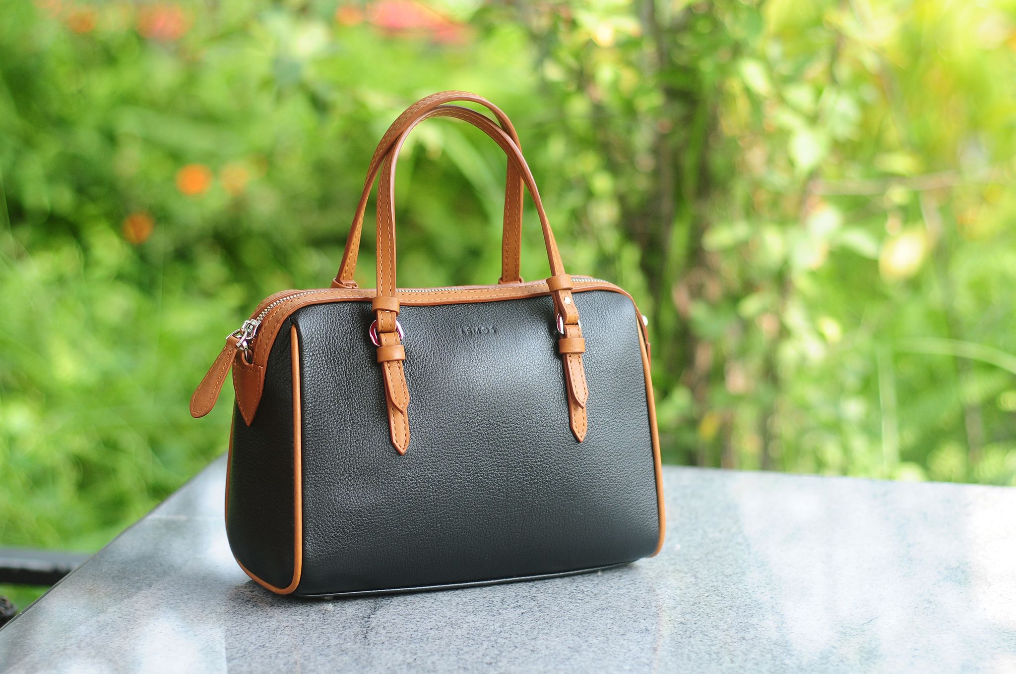 MAYA DUFFLE BAG - IN NATURAL MILLED LEATHER - GX03-102