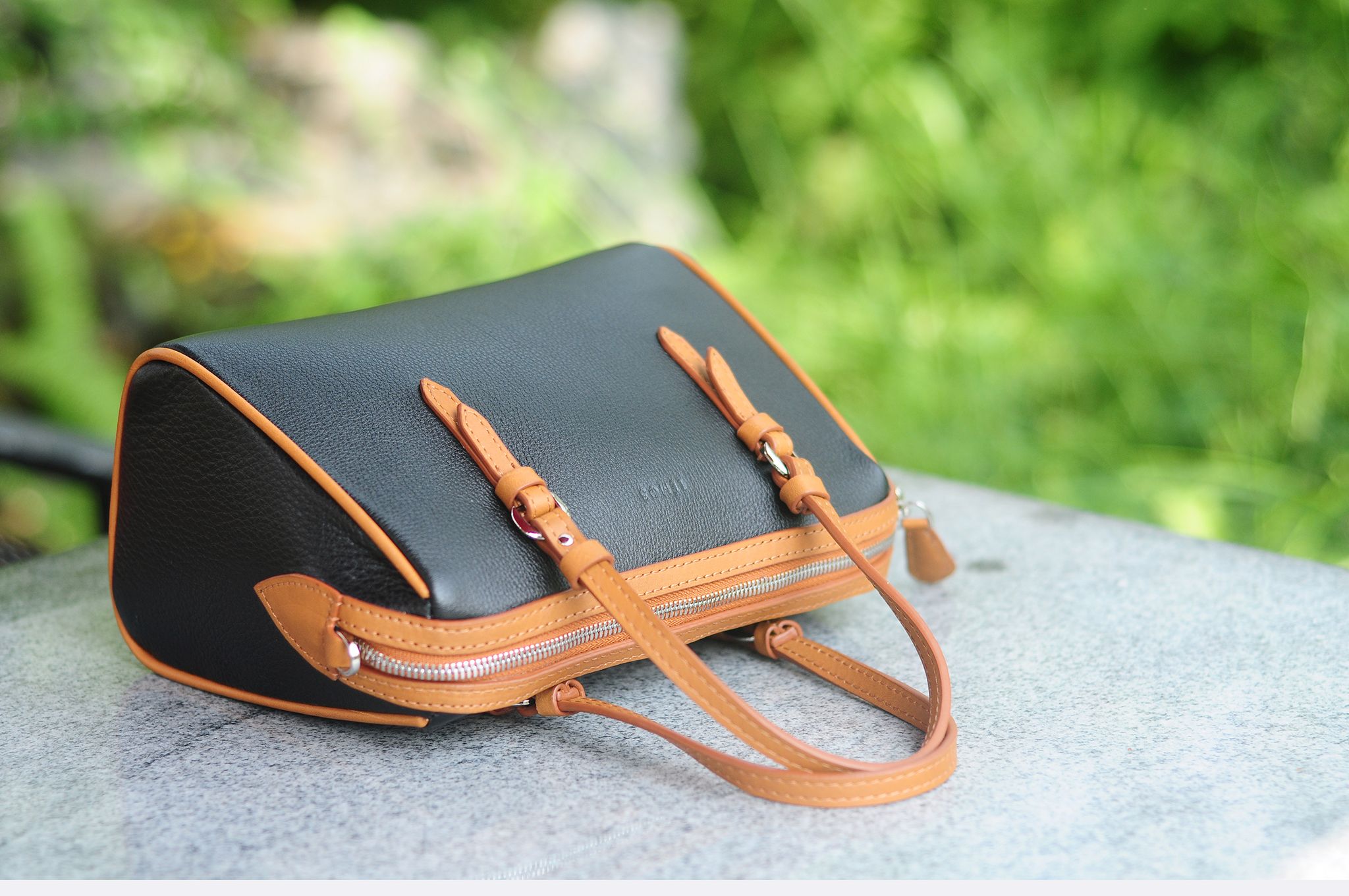 MAYA DUFFLE BAG - IN NATURAL MILLED LEATHER - GX03-102