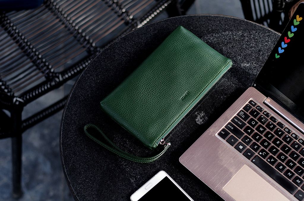 MABEL CLUTCH - CLUTCH CẦM TAY KHÓA KÉO NỮ BẰNG DA THẬT MÀU RÊU- FQ19-62