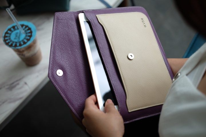 HERA Tablet Clutch IW05-9526