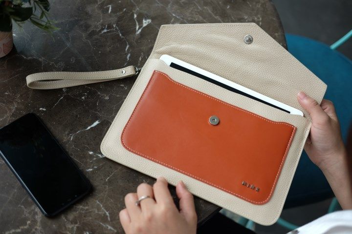 HERA – Tablet Clutch – IW05-2644