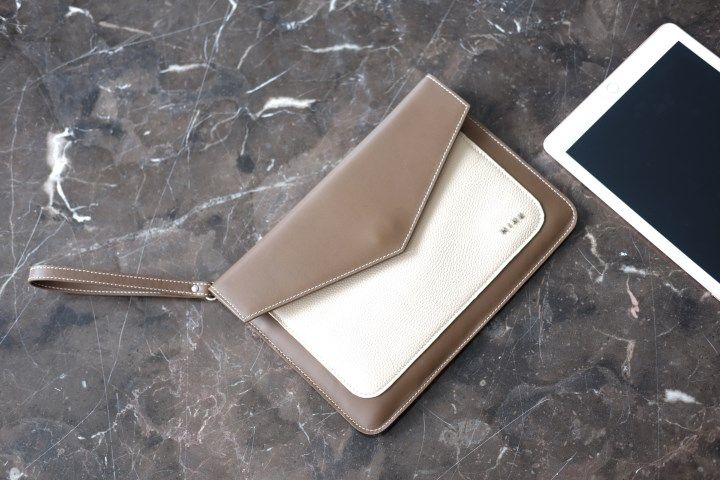 HERA – Tablet Clutch – IW05-2026