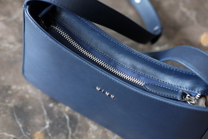 BERRY- Túi đeo chéo, đeo vai da bò thật màu xanh navy IT05-711