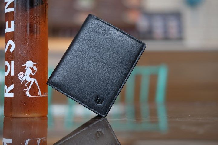 BOM- Ví da nam da dê thật dáng đứng màu đen IQ566-10