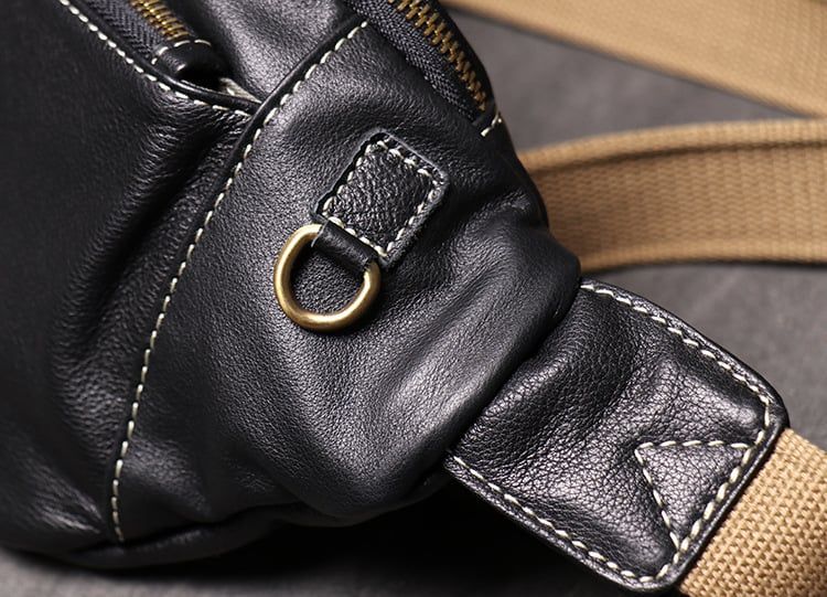 Túi da bò thật đeo chéo ngực đa năng Berry & Ken SBM141