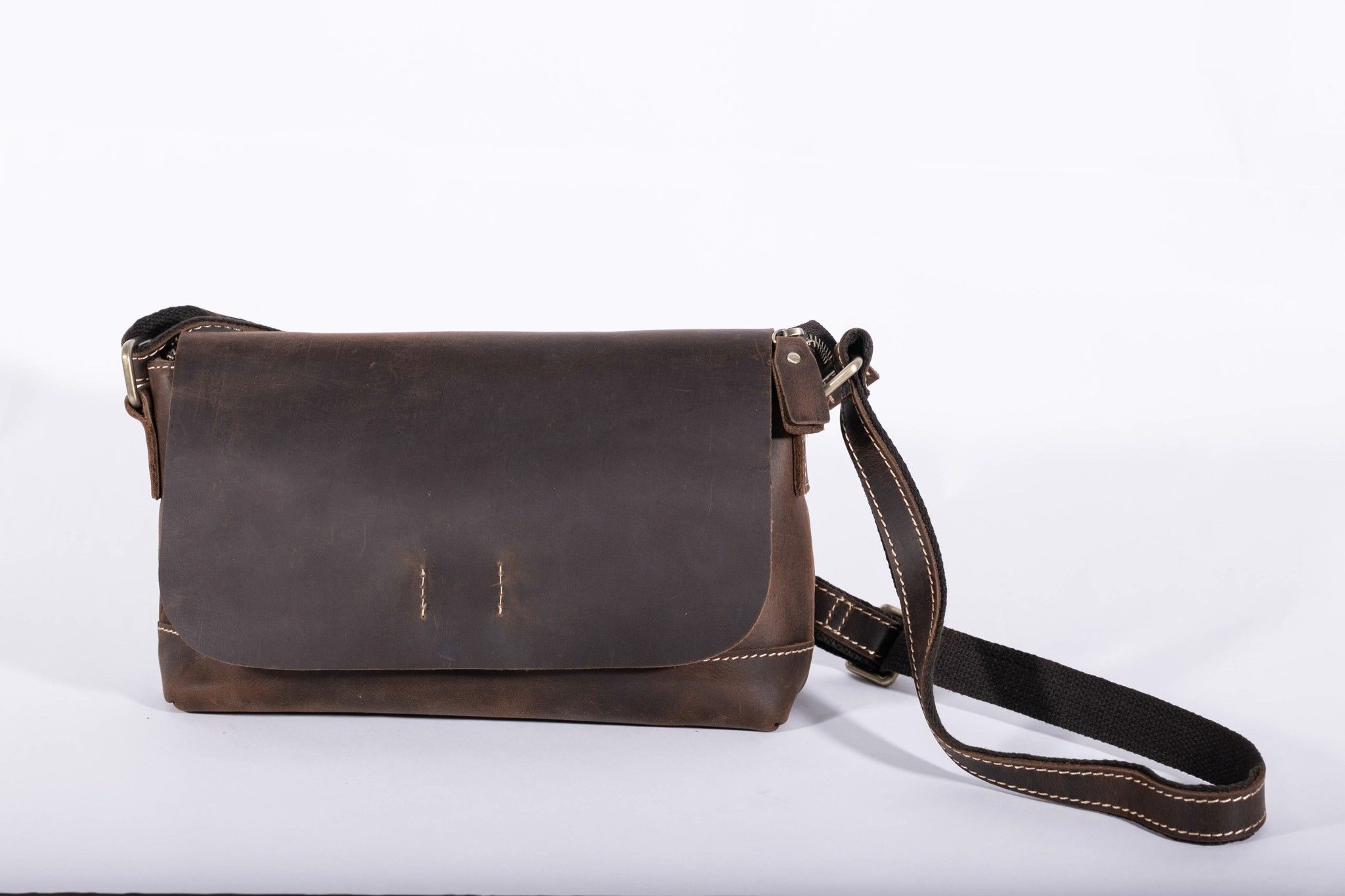 Túi đeo chéo da bò thật Berry & Ken RETRO - Classic edition SBM121