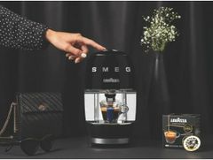 Máy pha cafe viên nén Lavazza - SMEG A Modo Mio Espresso Coffee Machine- Màu đen