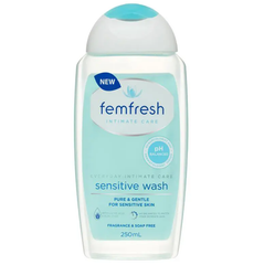 Dung dịch vệ sinh Femfresh Intimate Care Sensitive Wash màu xanh 250ml