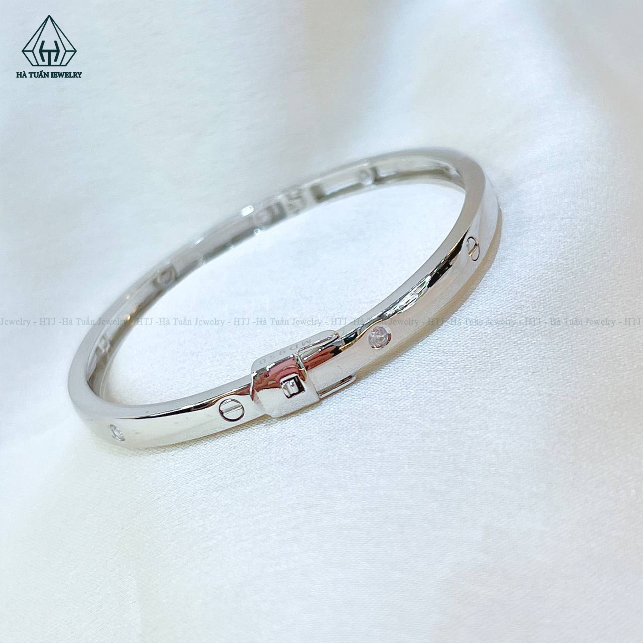 BGX160 Vòng cứng Cartier