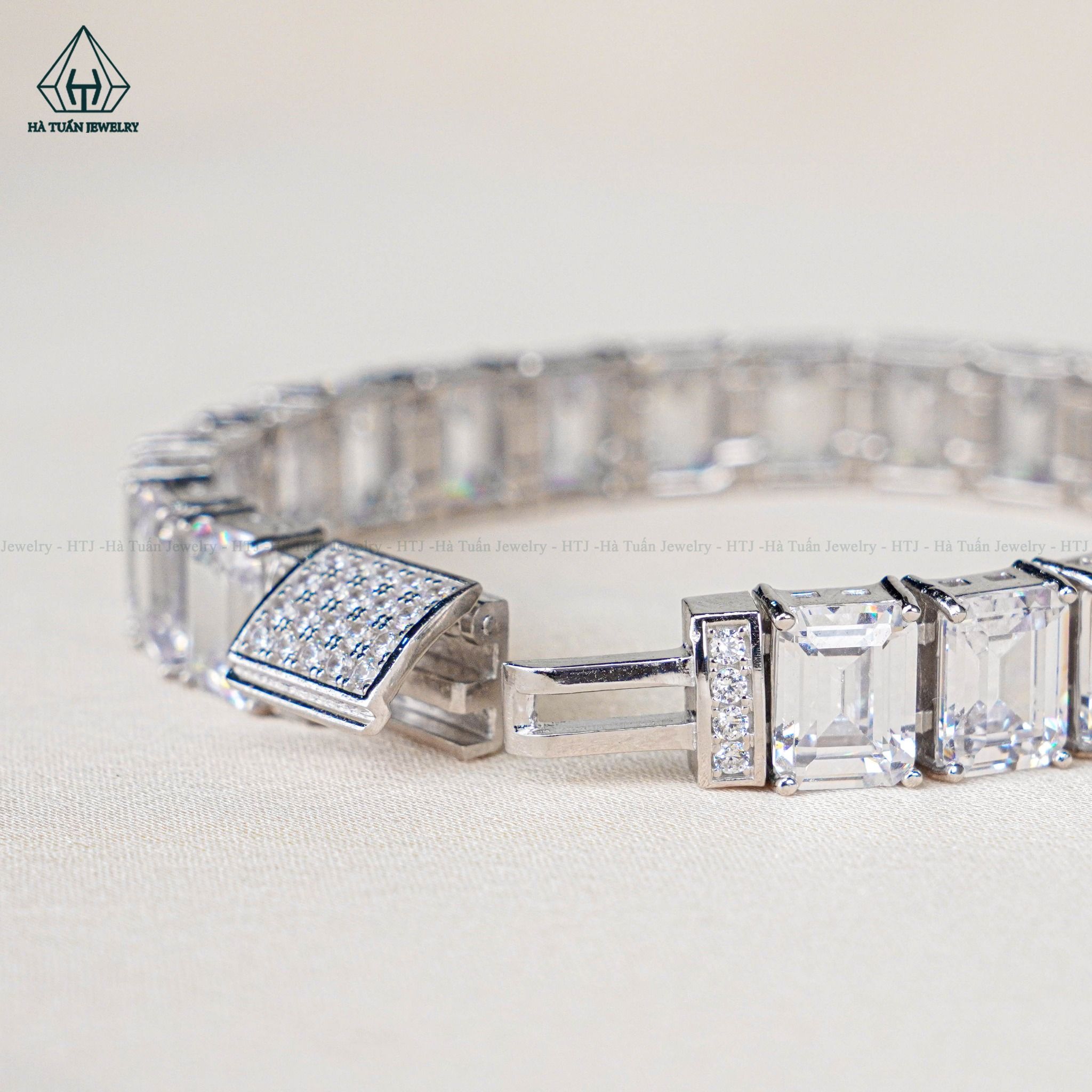 B862 Lắc tay Emerald 6x8 CZ