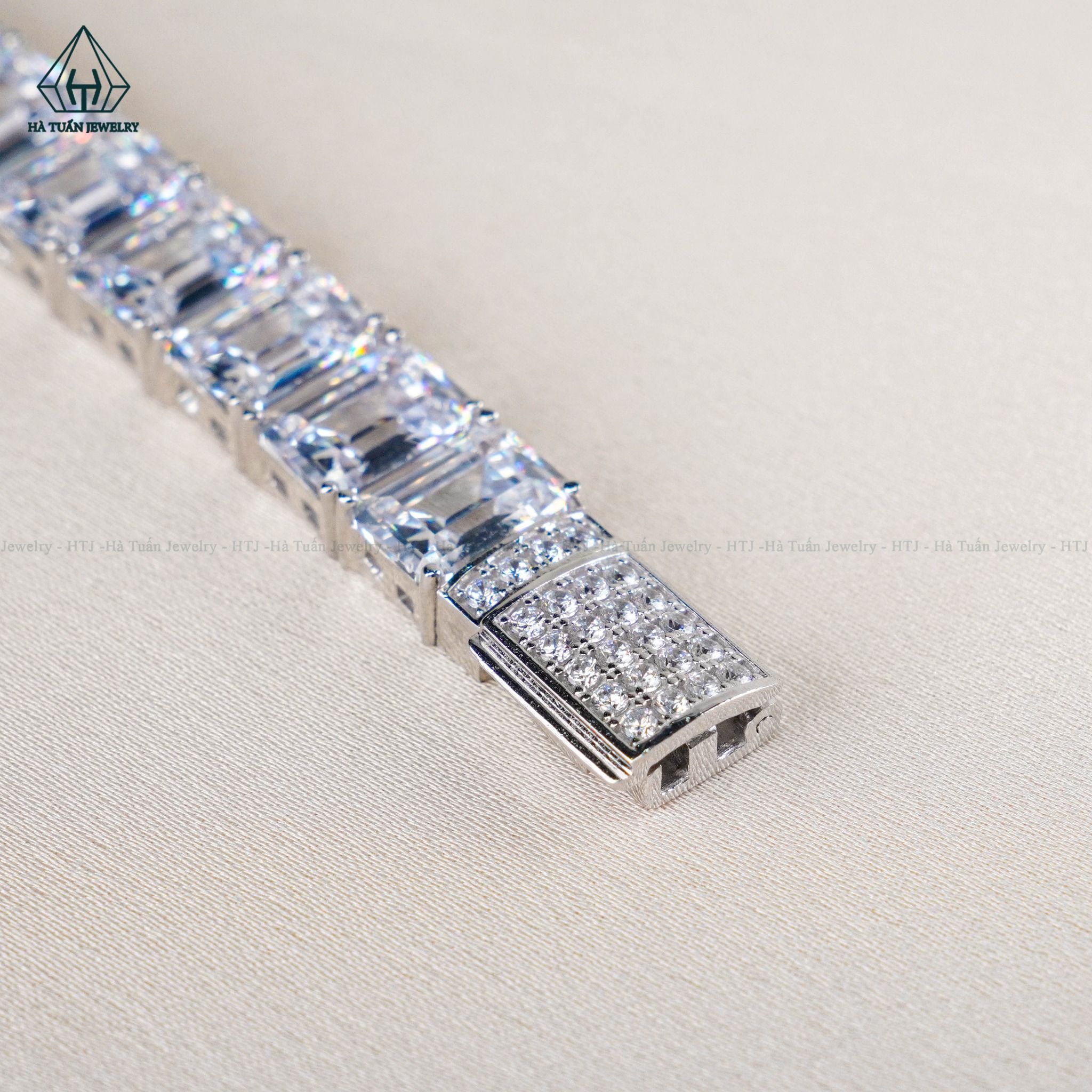 B862 Lắc tay Emerald 6x8 CZ