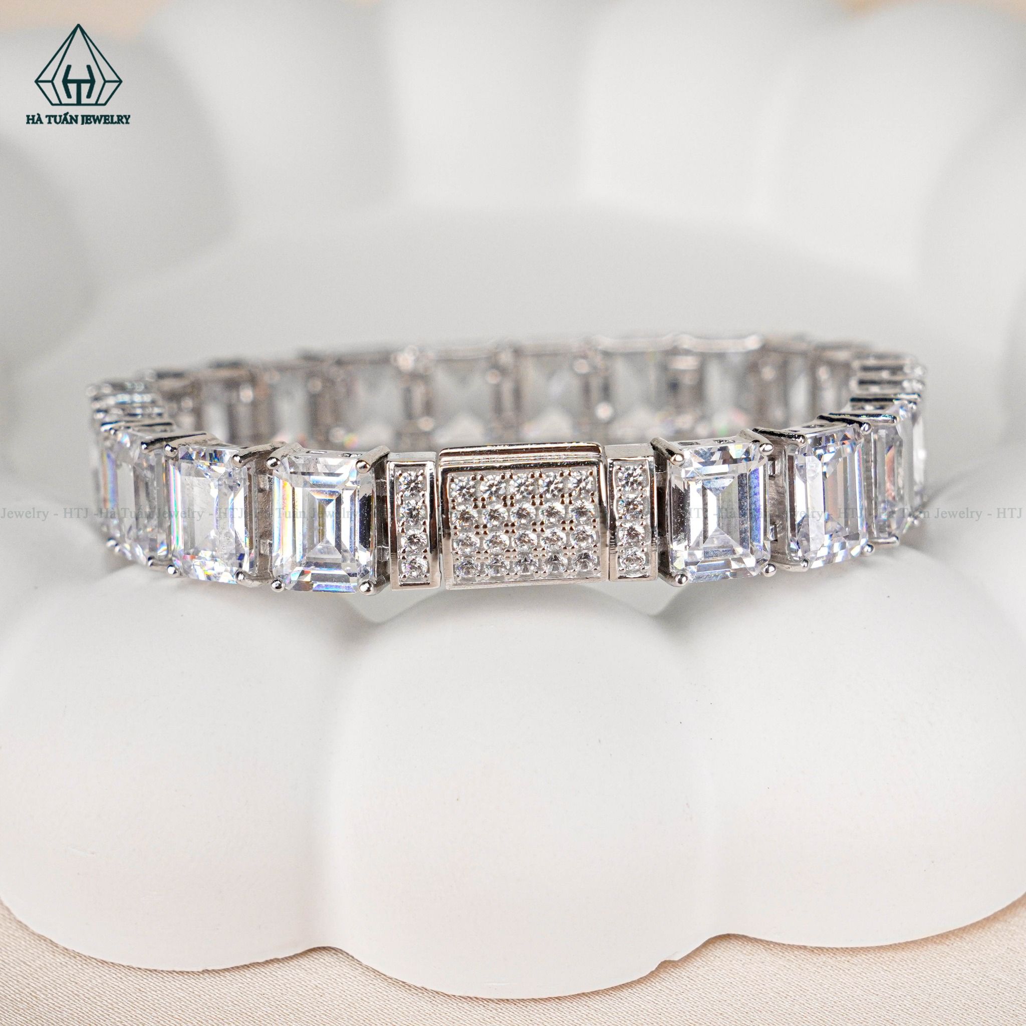 B862 Lắc tay Emerald 6x8 CZ
