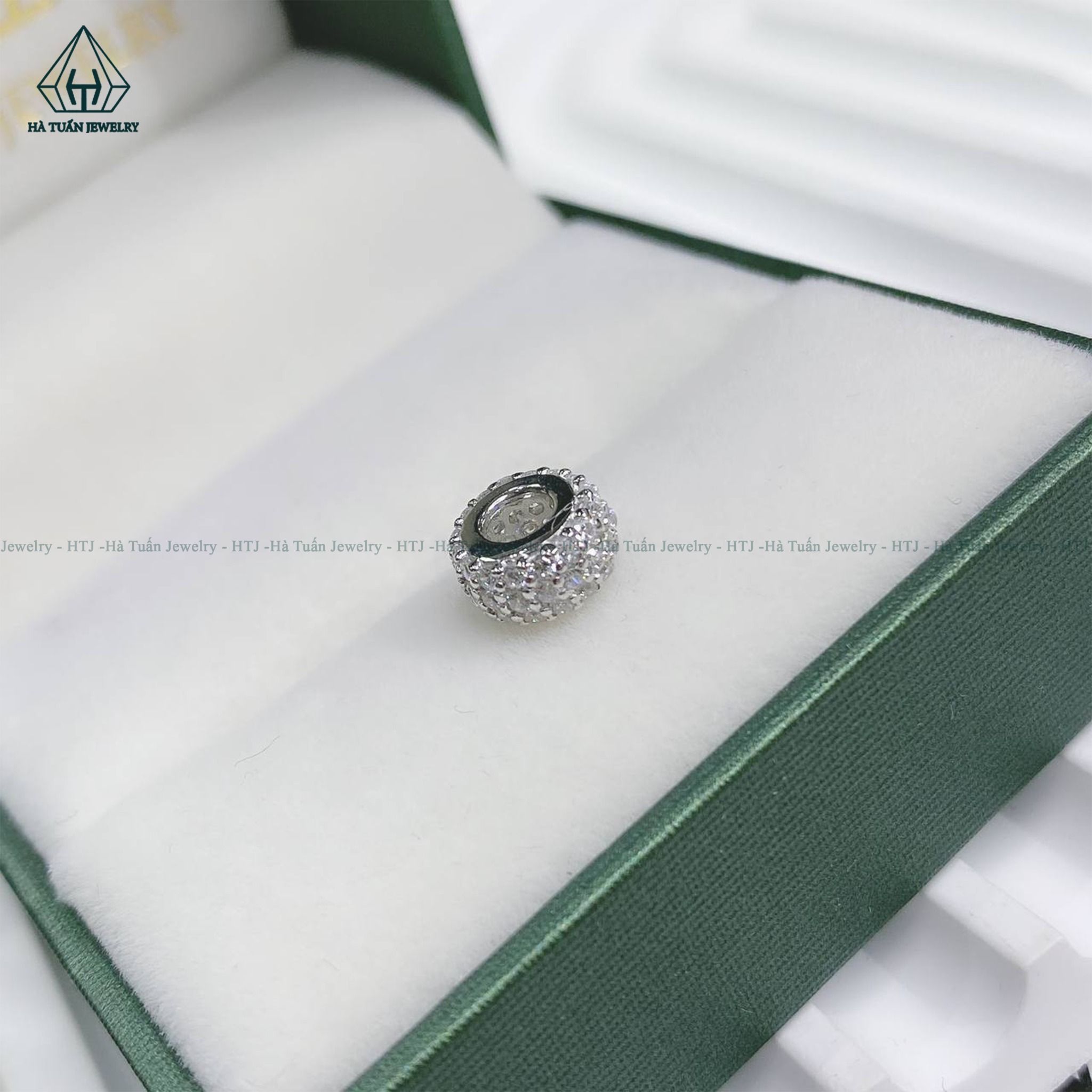 P352 Mặt dây chuyền vòng đá