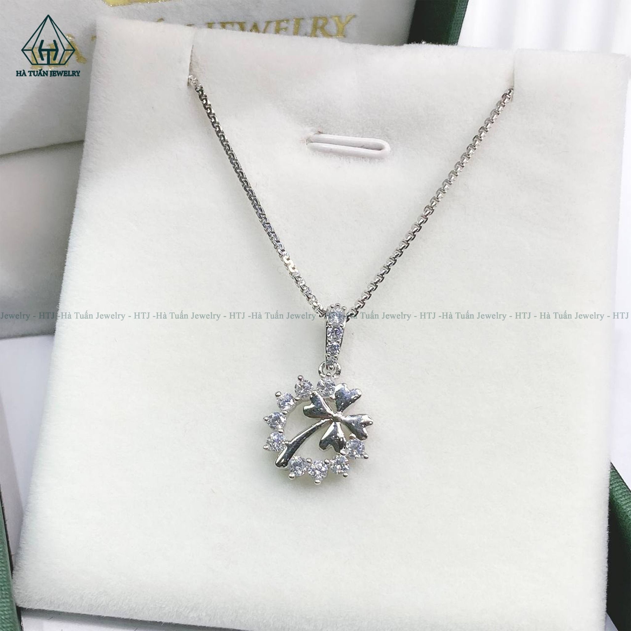P358 Mặt dây chuyền cỏ bốn lá vòng đá