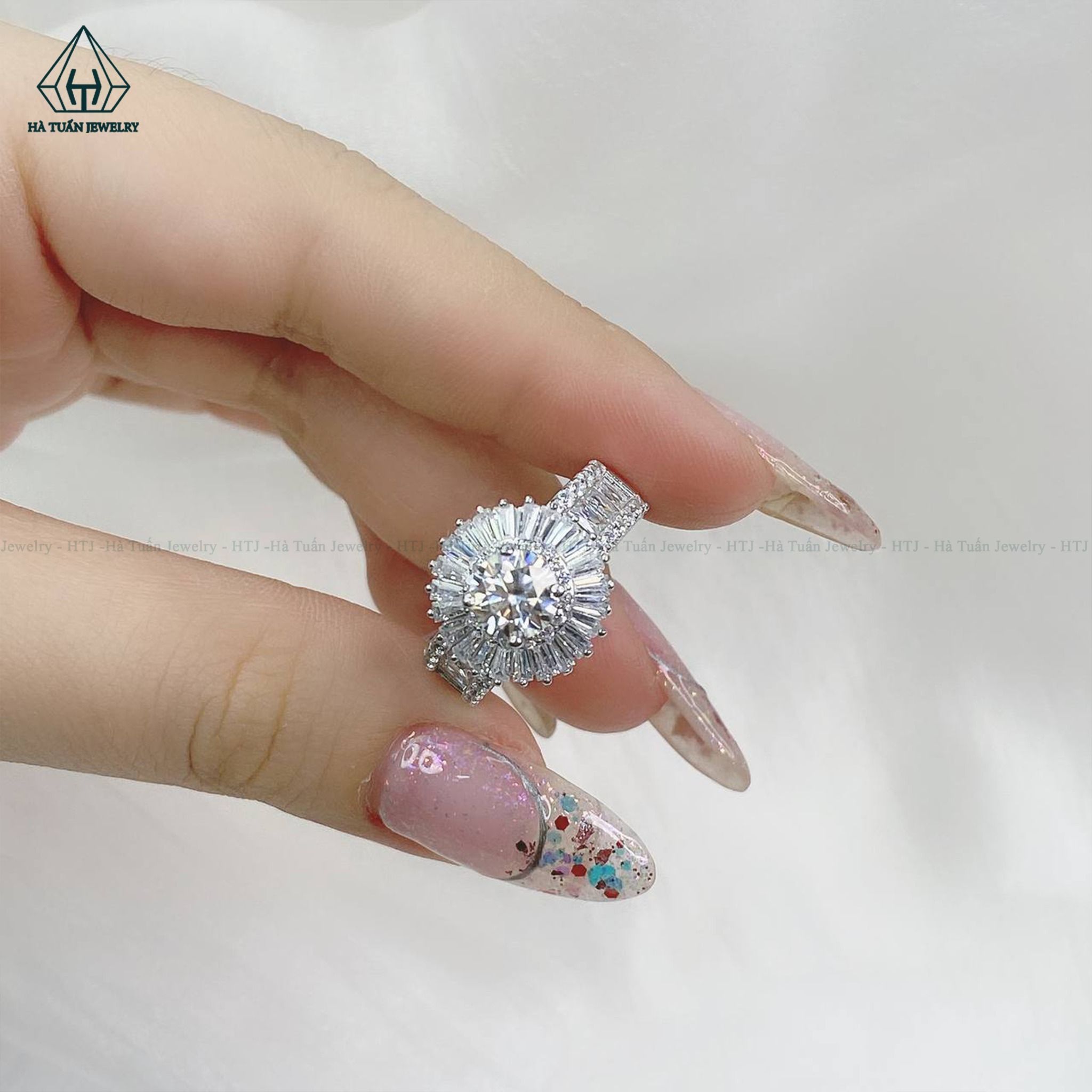 RX383 6.5mm Nhẫn nữ mặt tròn baguette