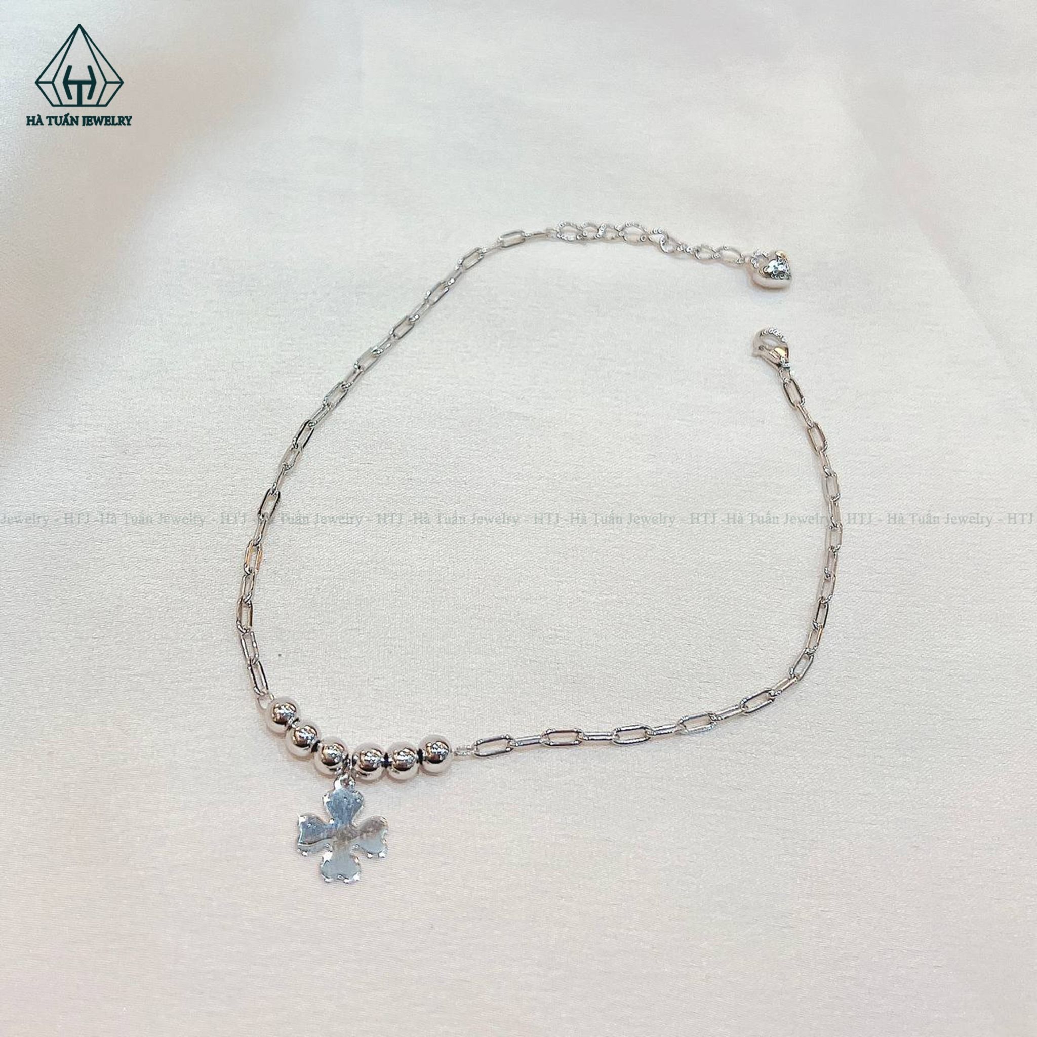 A408 Lắc chân cỏ bốn lá