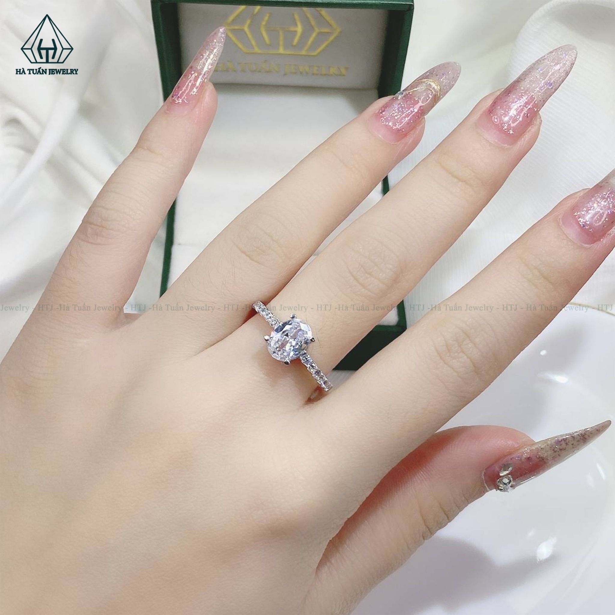R918 Nhẫn Oval