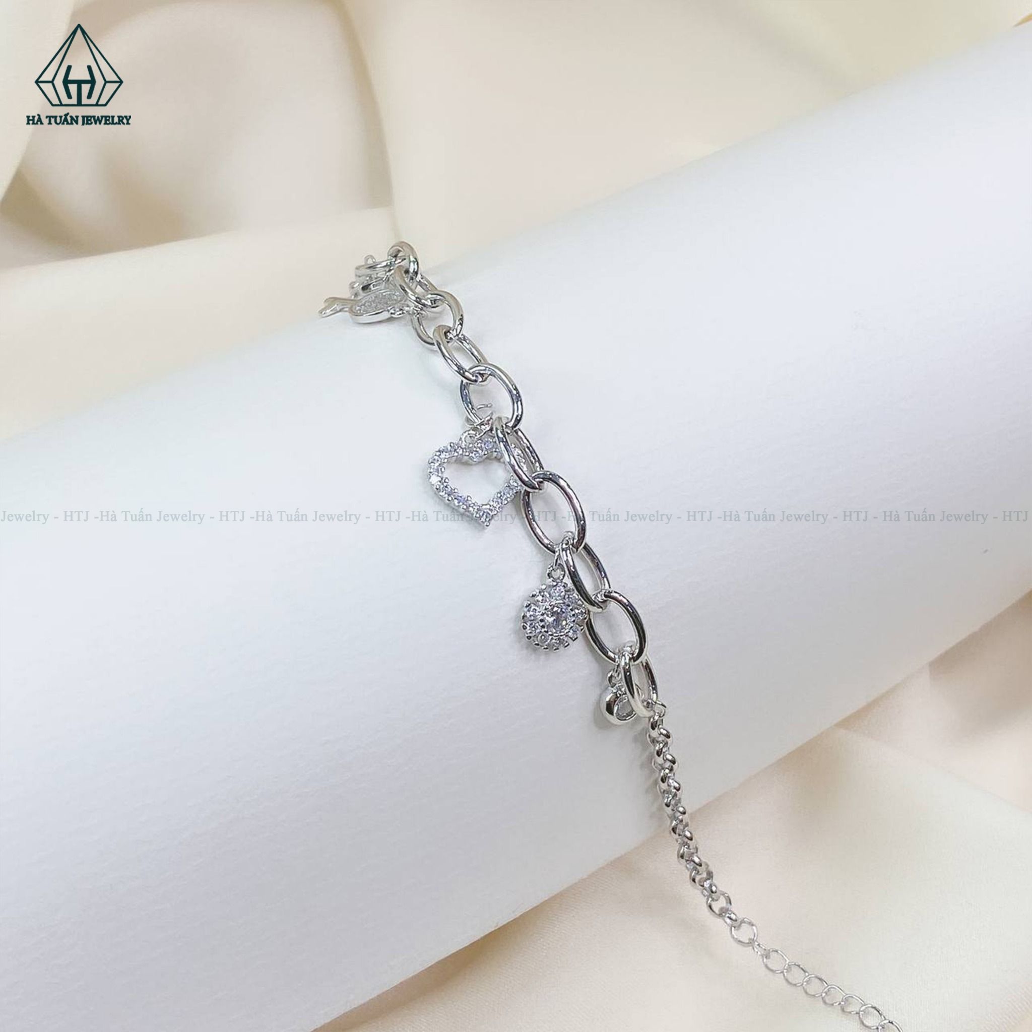 B840 Lắc tay xích charm ngẫu nhiên