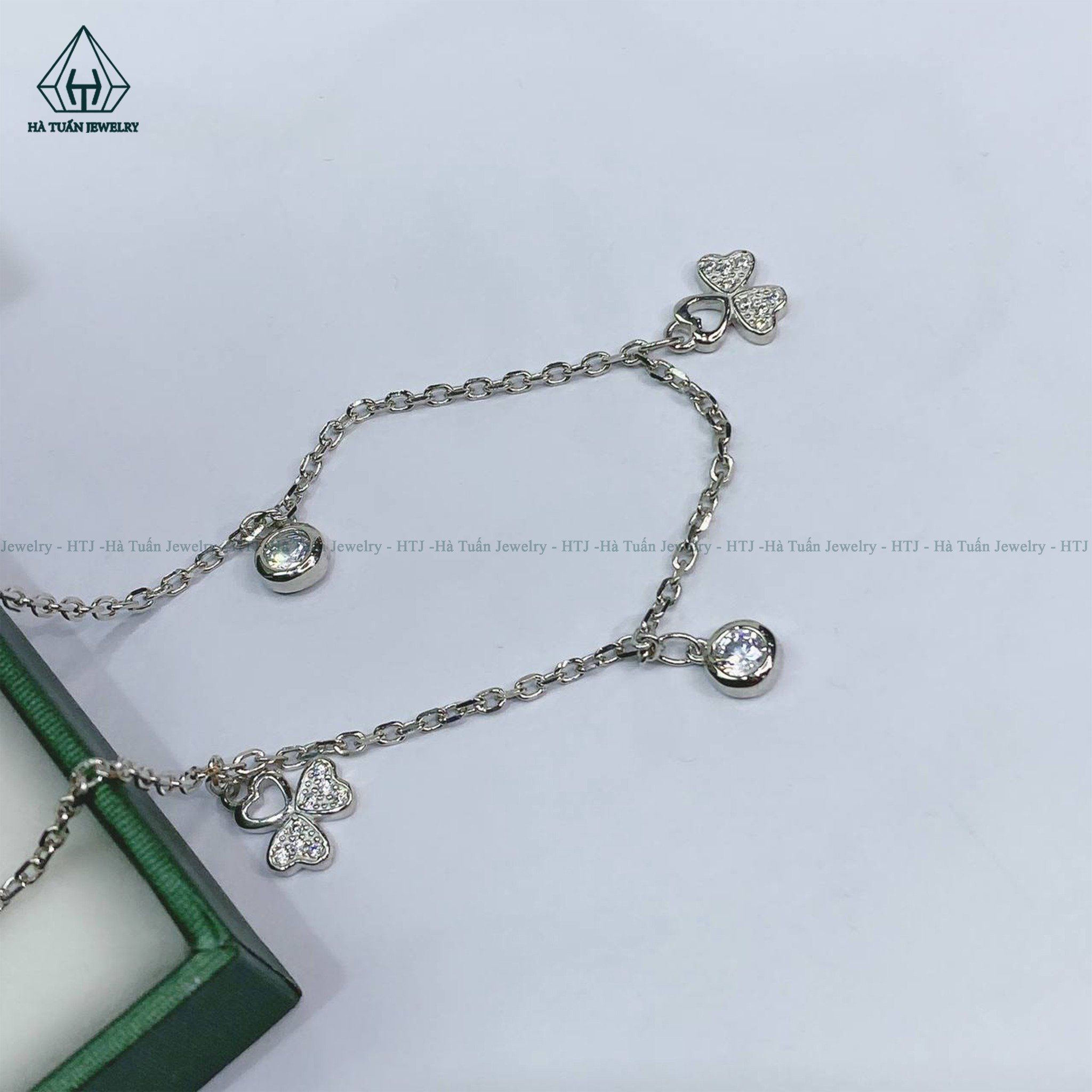 A344 Lắc chân cỏ 3 lá