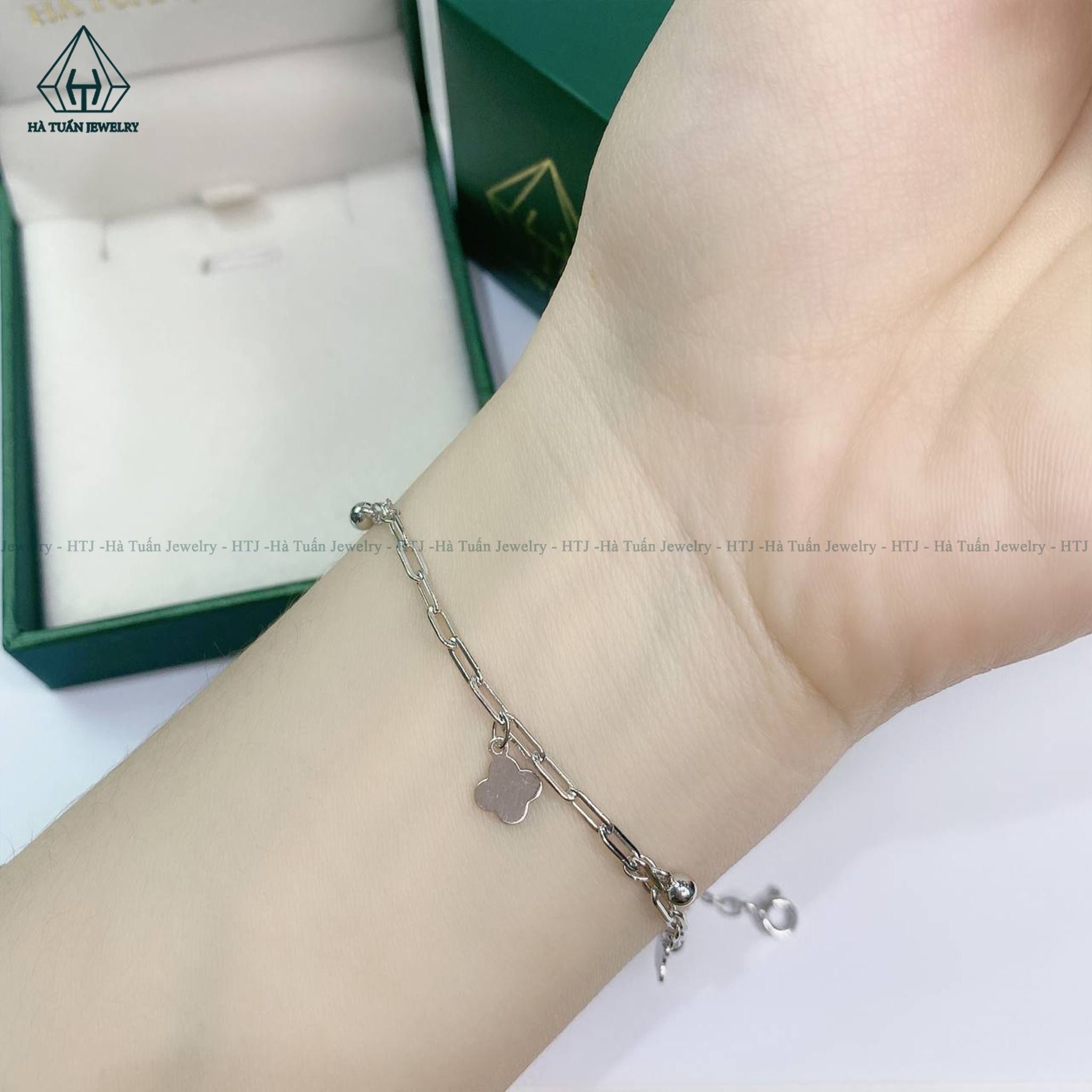 A354 Lắc chân hoa bốn cánh