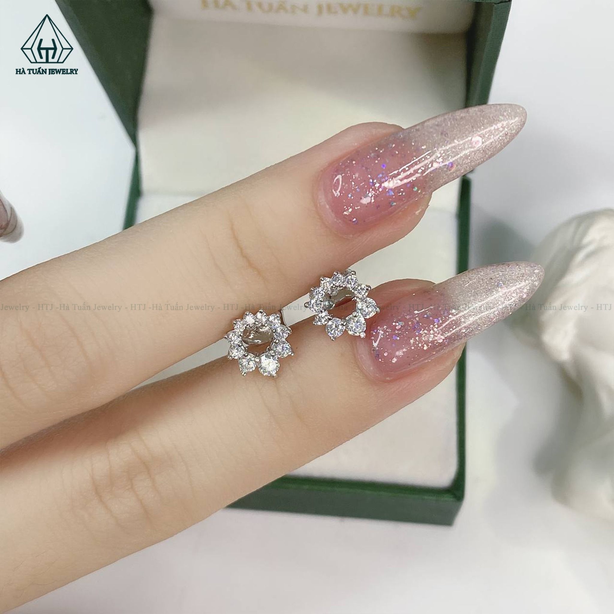 E937 Bông tai vòng đá