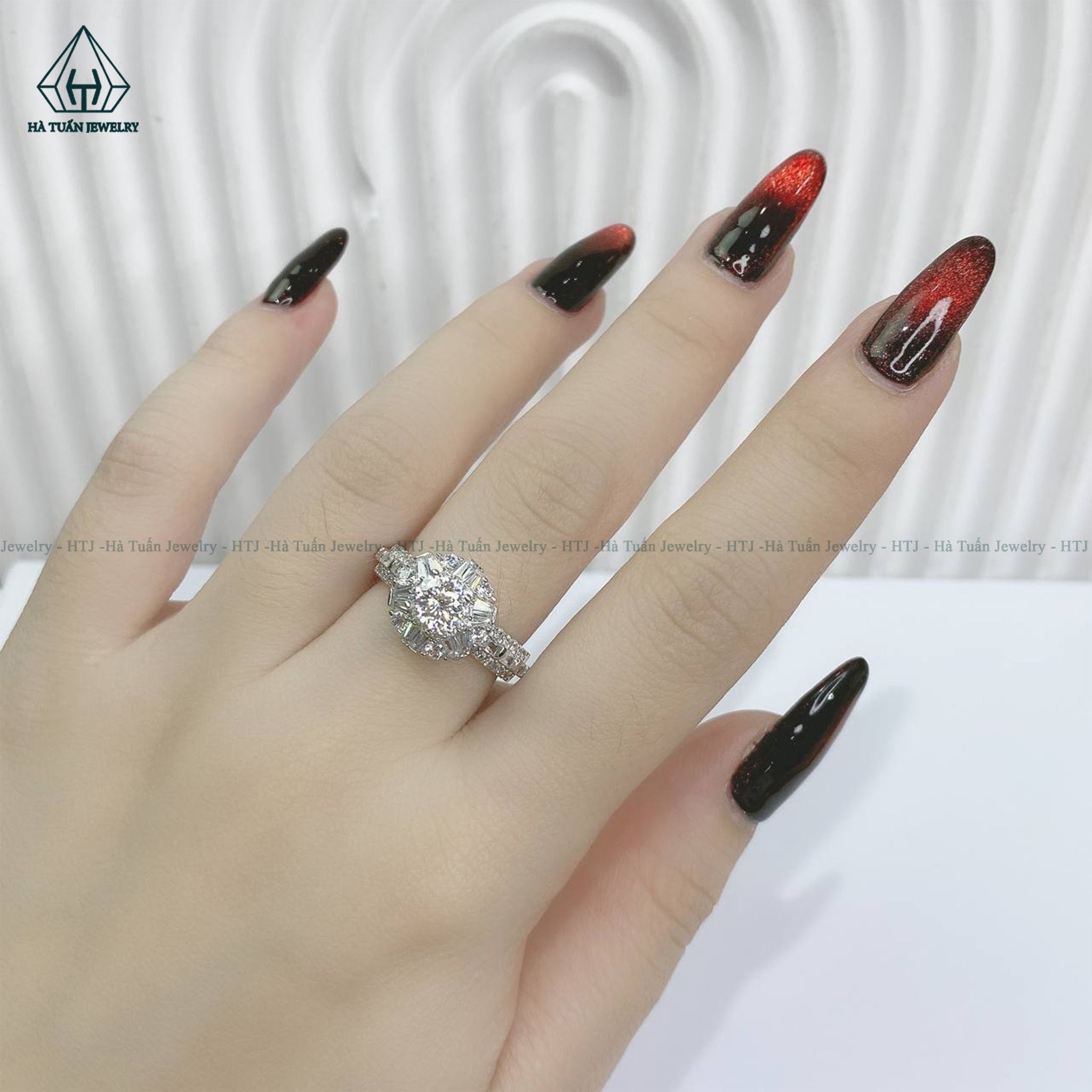 RX319 5.4mm Nhẫn nữ phối tấm baguette + tròn