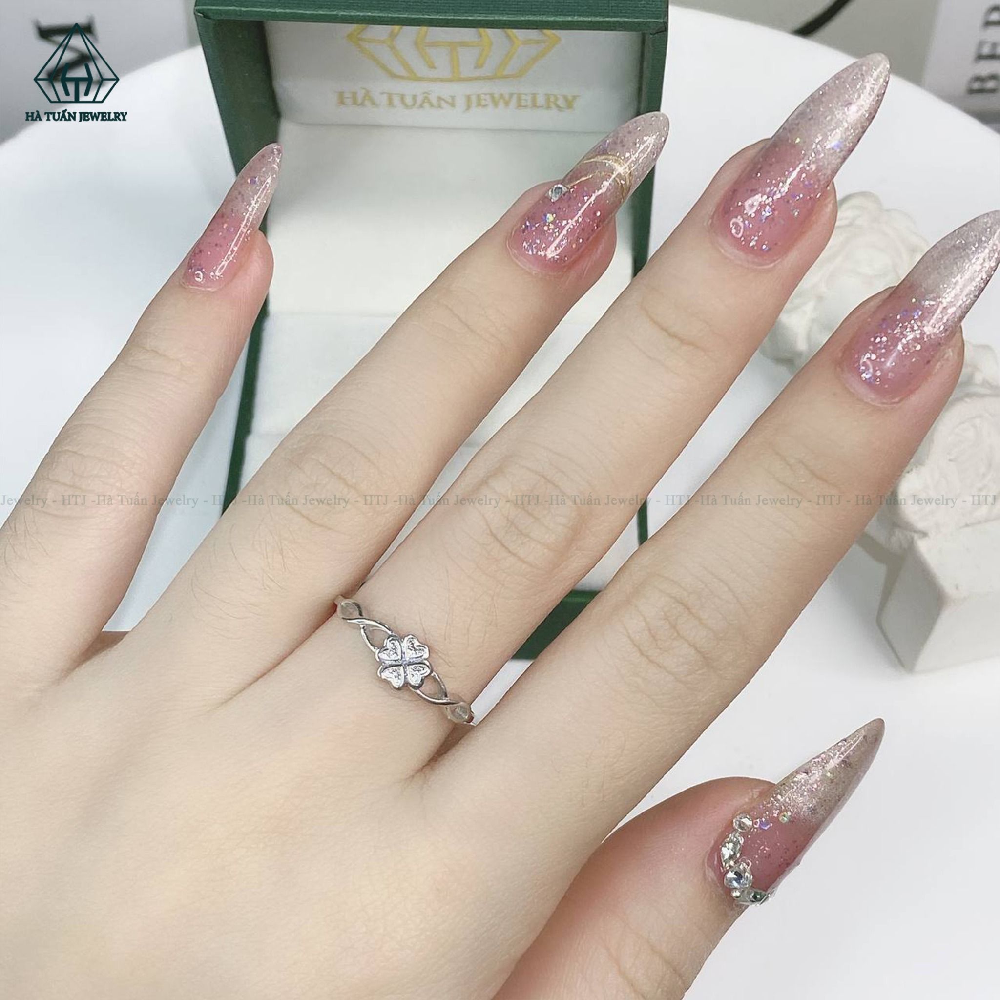 R913 Nhẫn nữ cỏ 4 lá