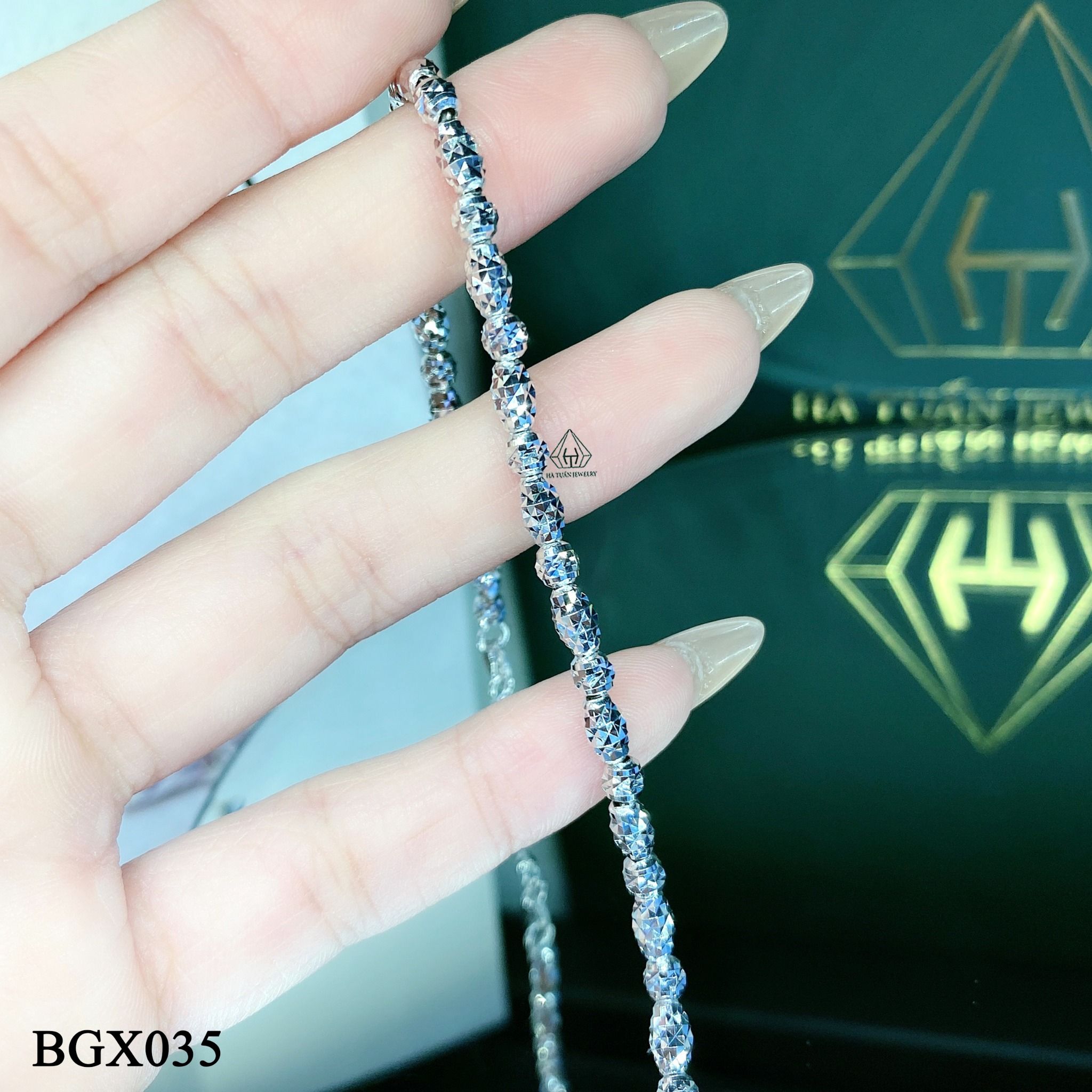 BGX035