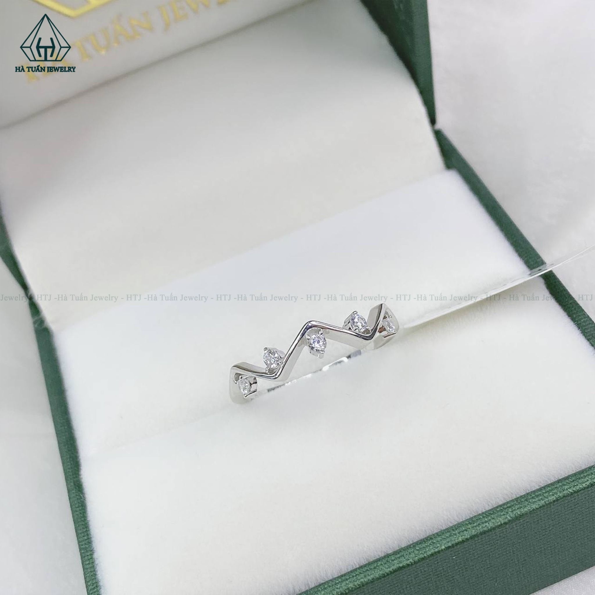 R921 Nhẫn nữ Ziczac