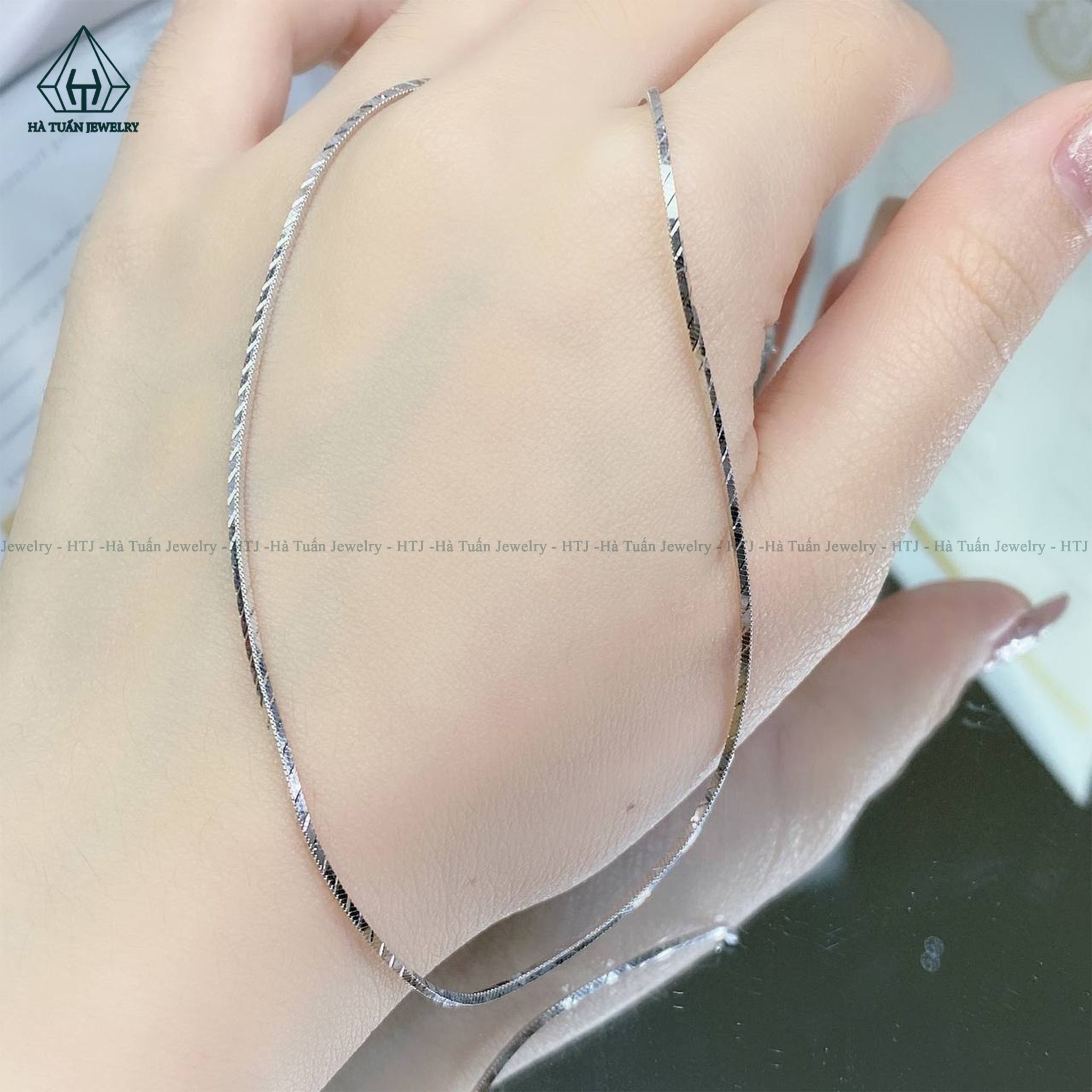 NCX069 Dây chuyền vuông khía chéo