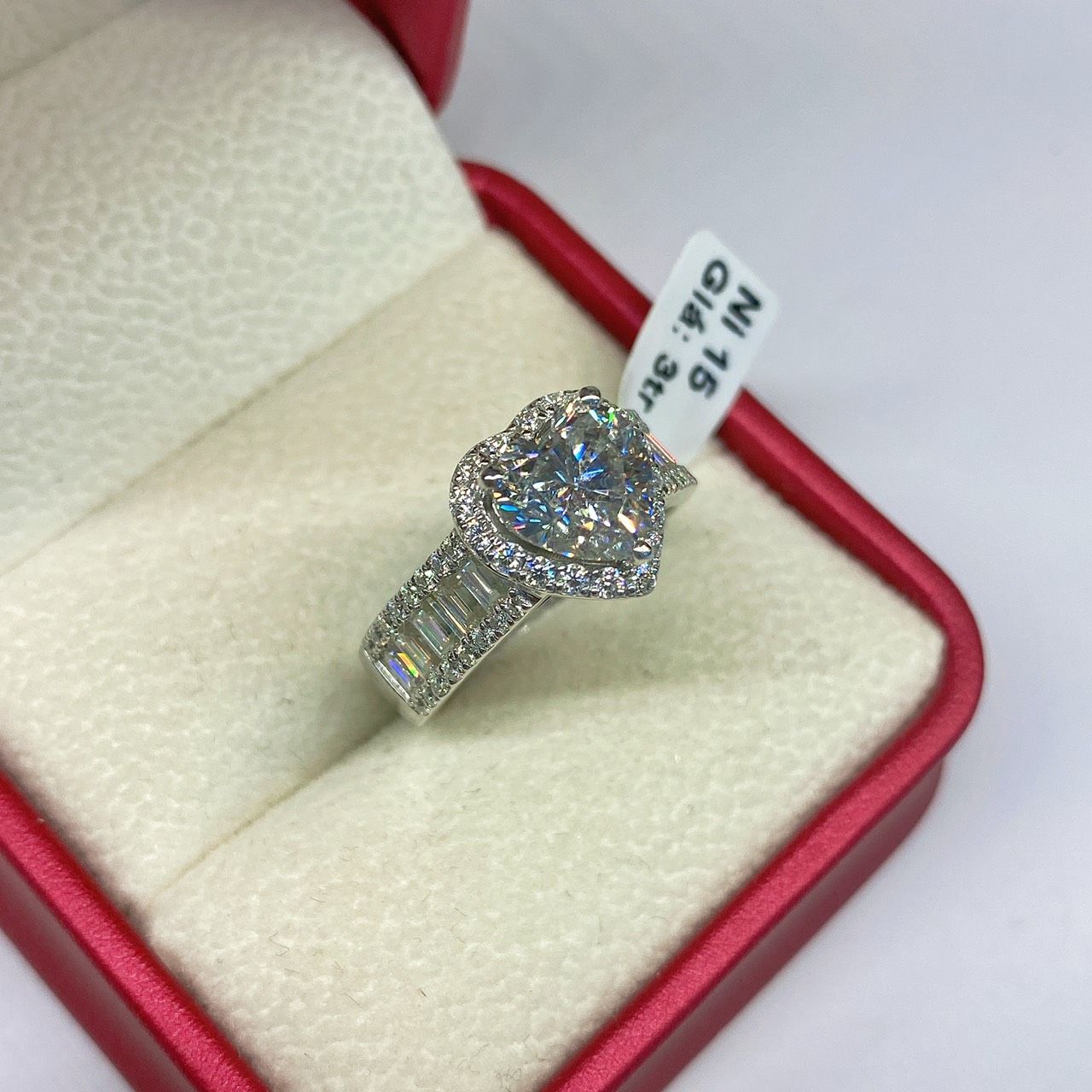 RX074 full mois viên chủ Heart Modified 2.0ct
