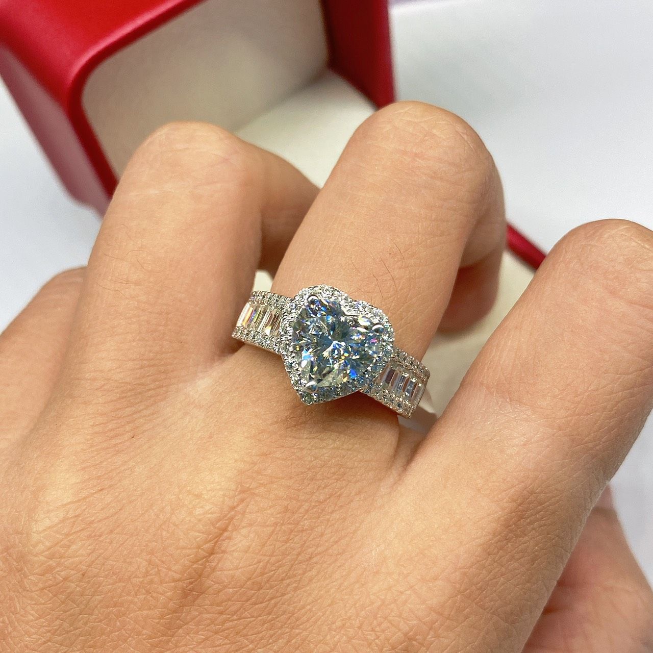 RX074 full mois viên chủ Heart Modified 2.0ct