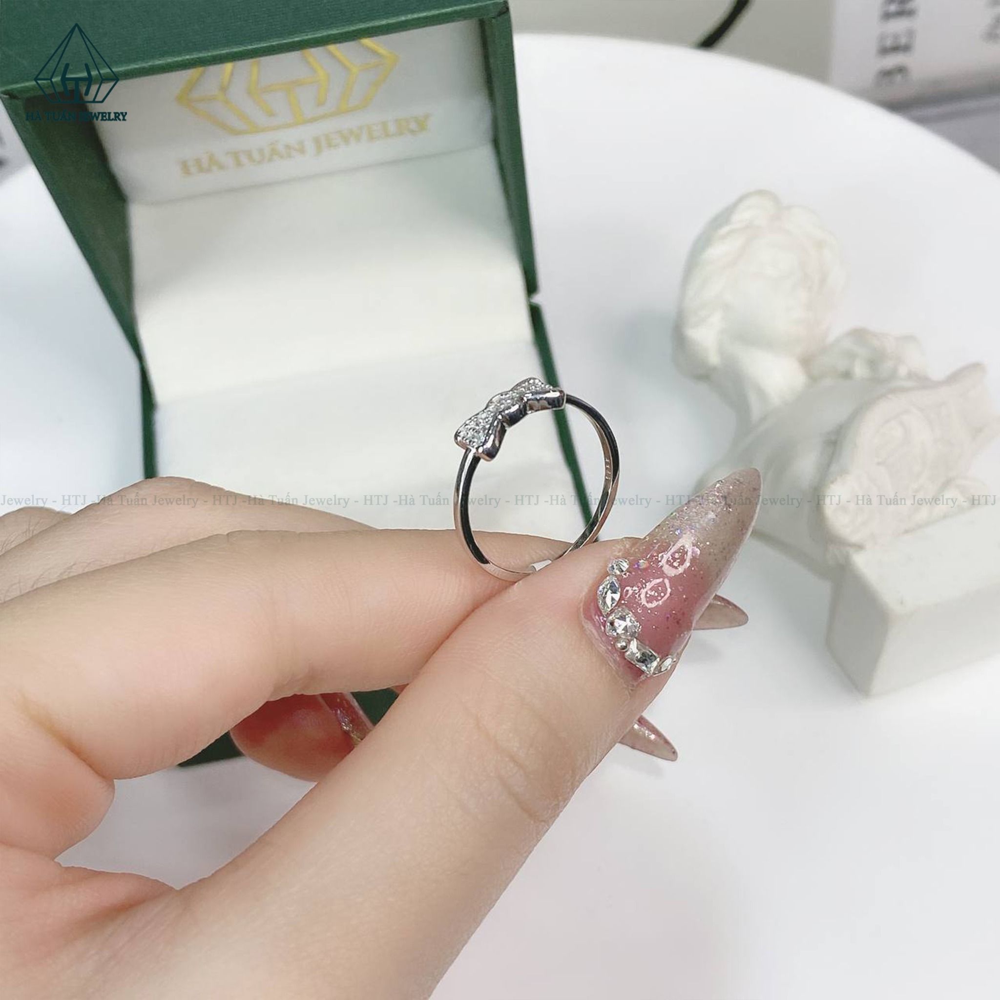 R917 Nhẫn nữ mặt nơ