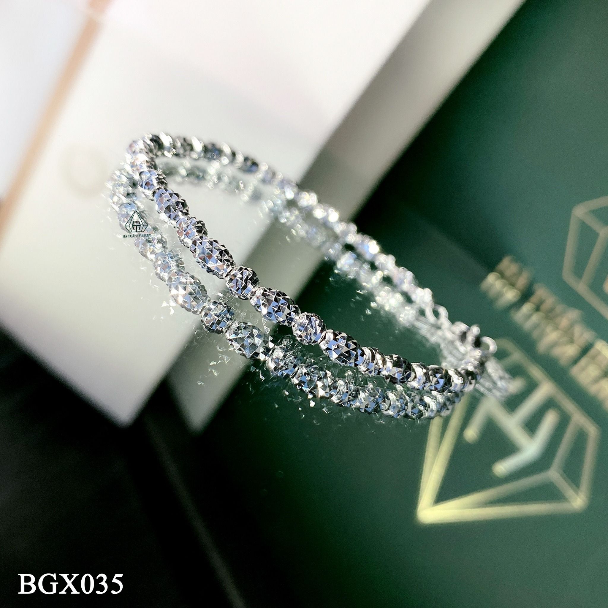 BGX035