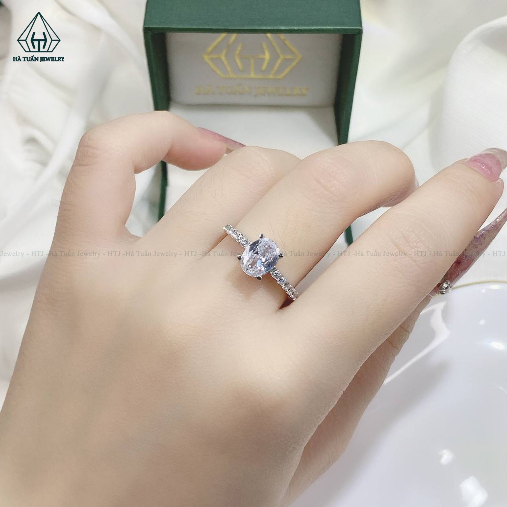 R918 Nhẫn Oval
