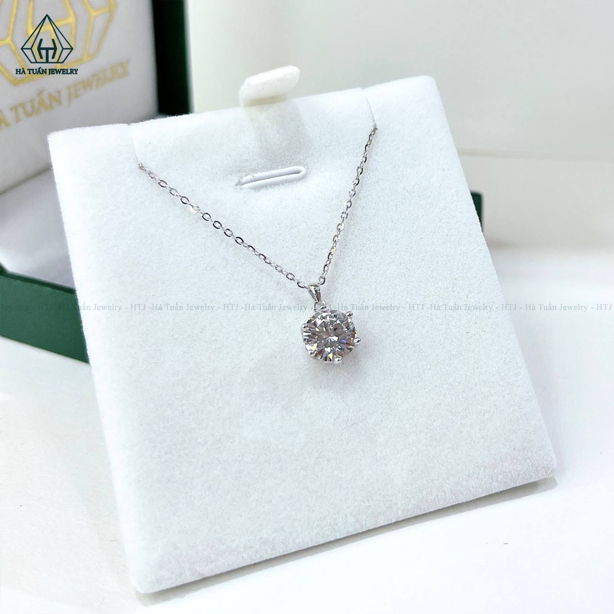 NX077 Dây mặt liền đá 8.1mm