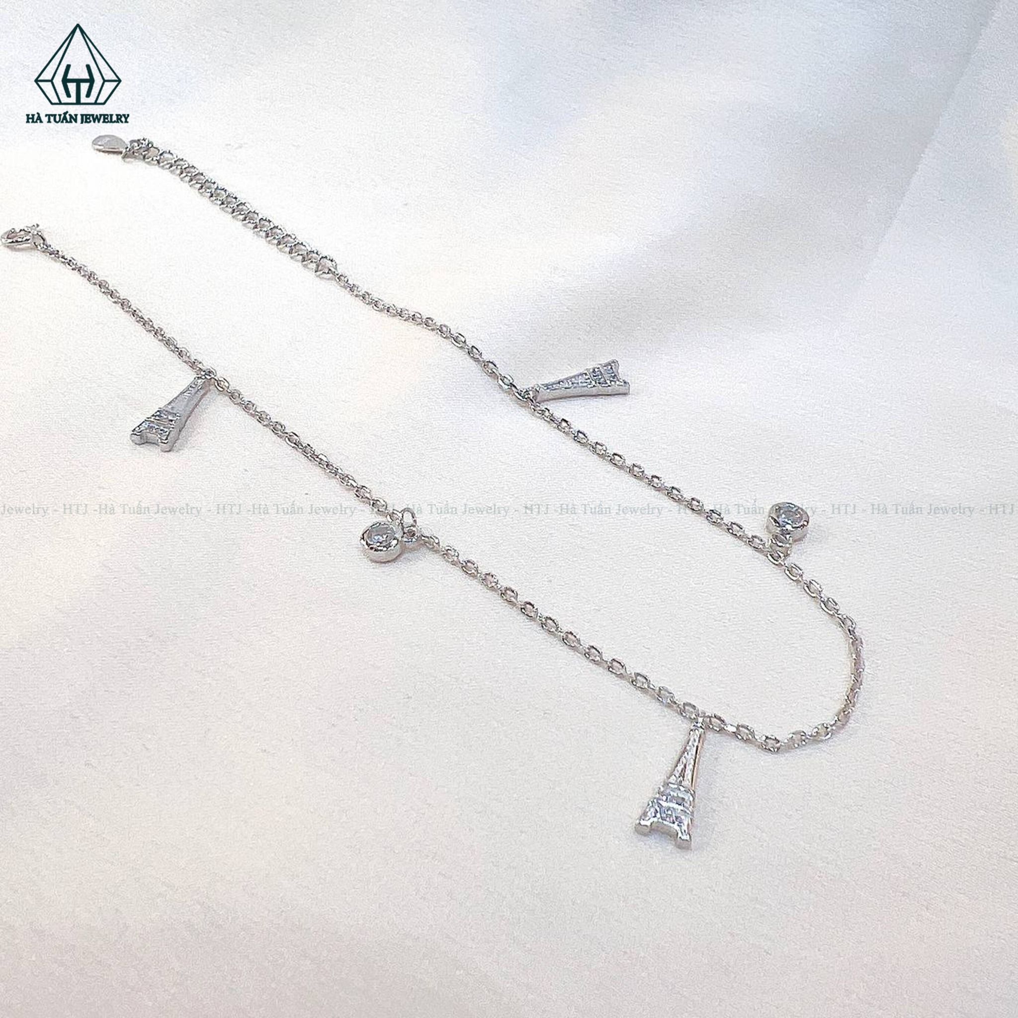 A404 Lắc chân tháp eiffel