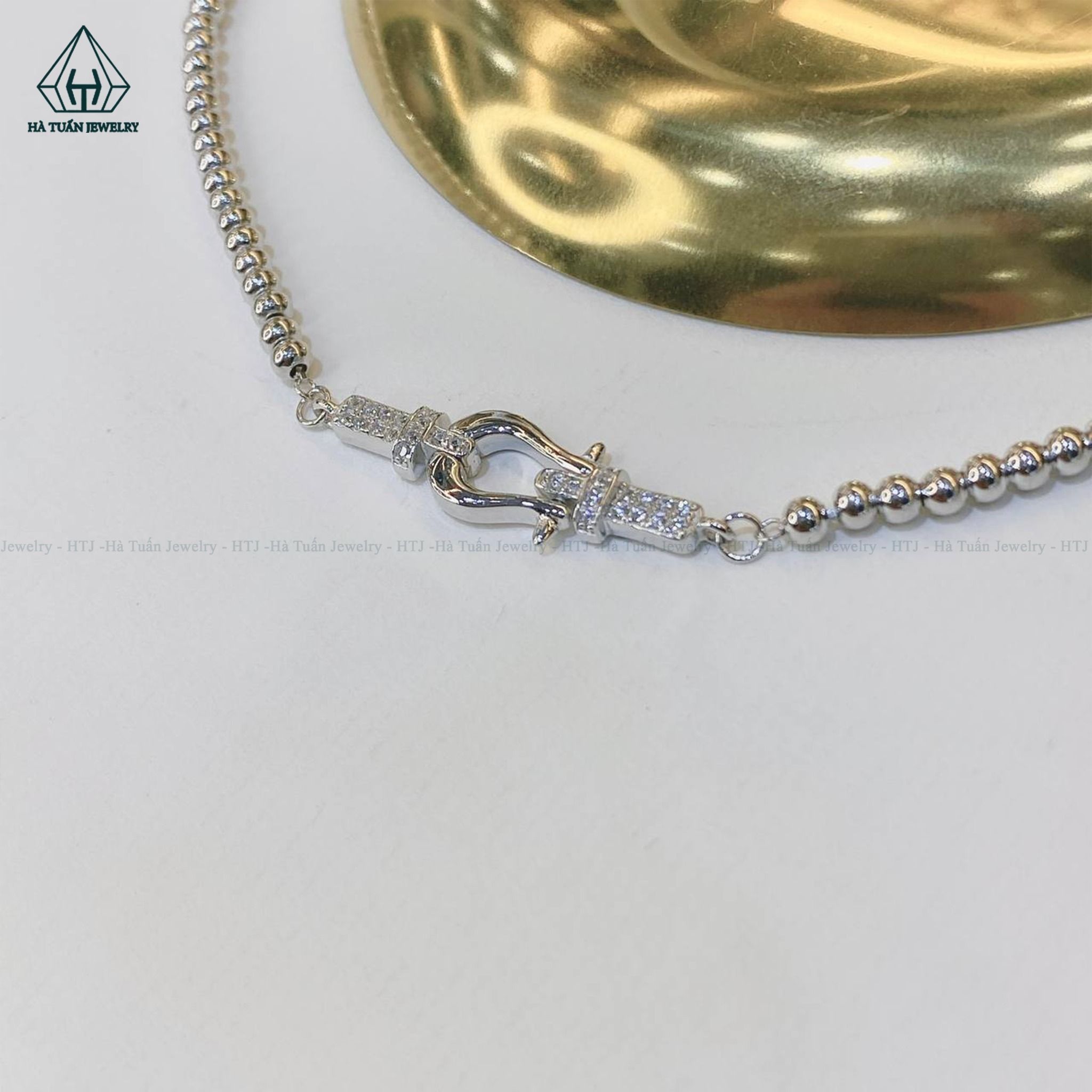 B807 lắc tay bi phối móng ngựa