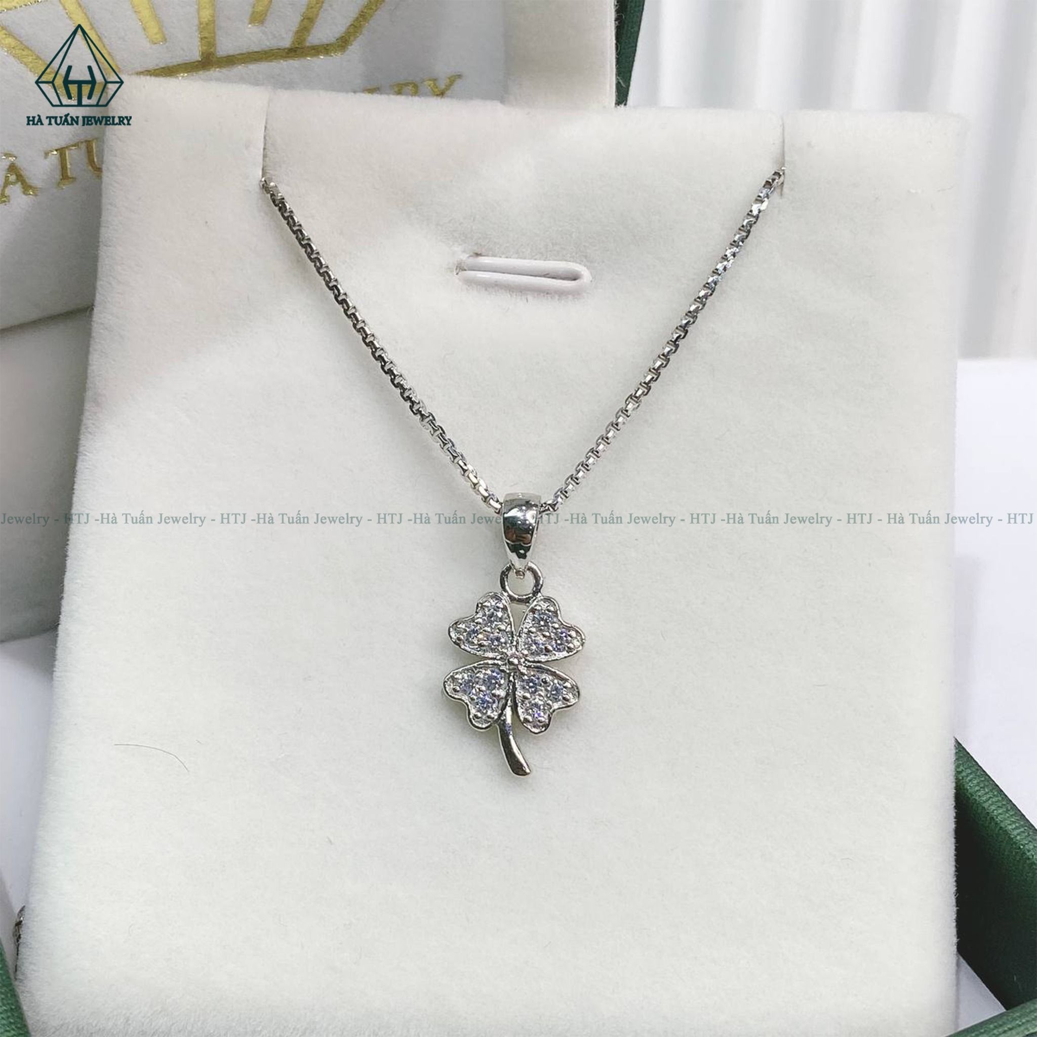 P359 Mặt cỏ 4 lá