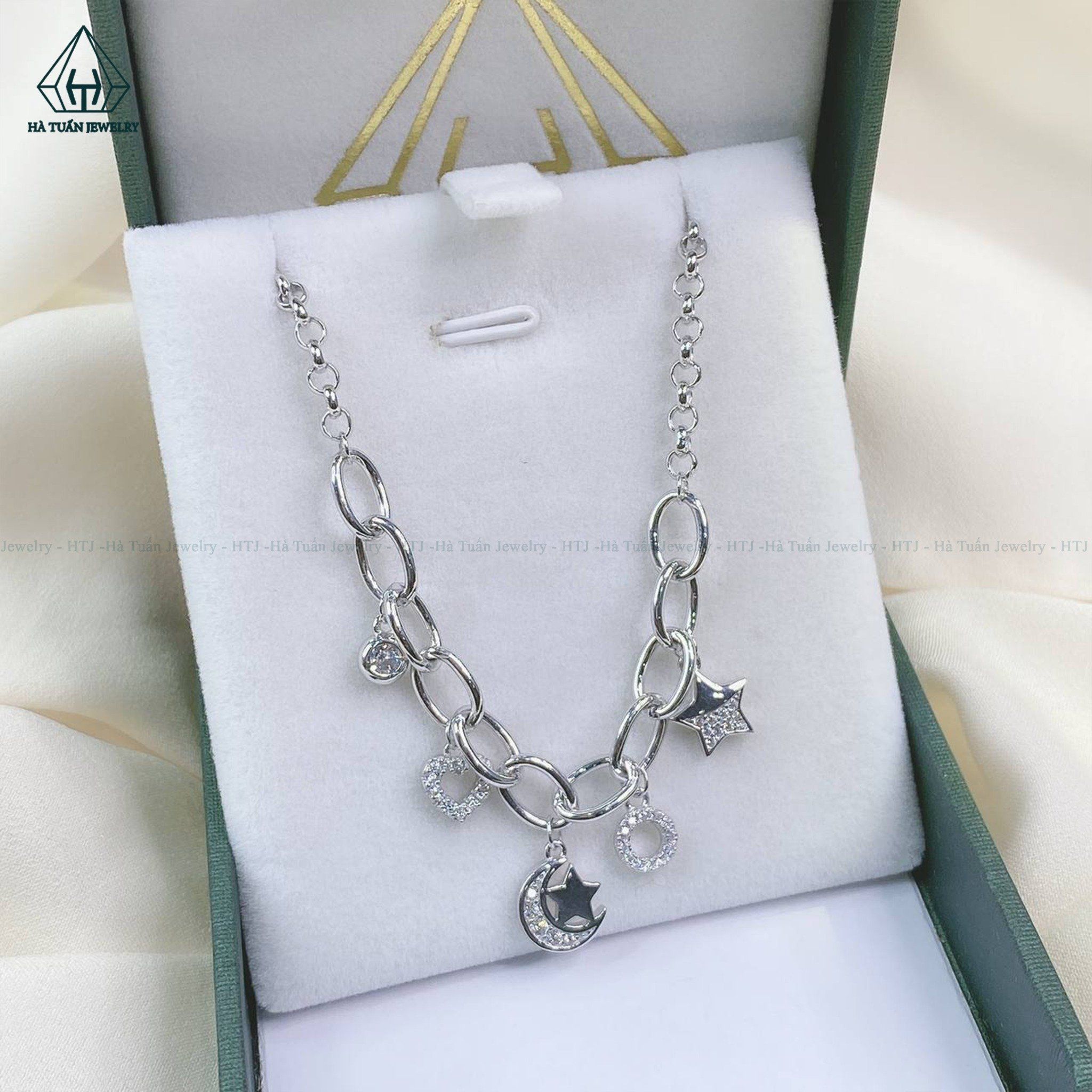 B840 Lắc tay xích charm ngẫu nhiên